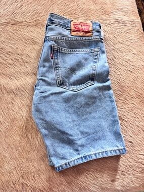 Levi's 405 Light Blue Denim Jeans with Leather Patch